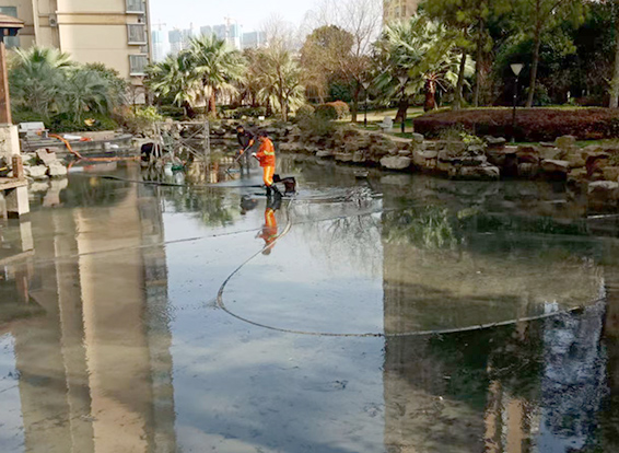 富川景观池淤泥清理