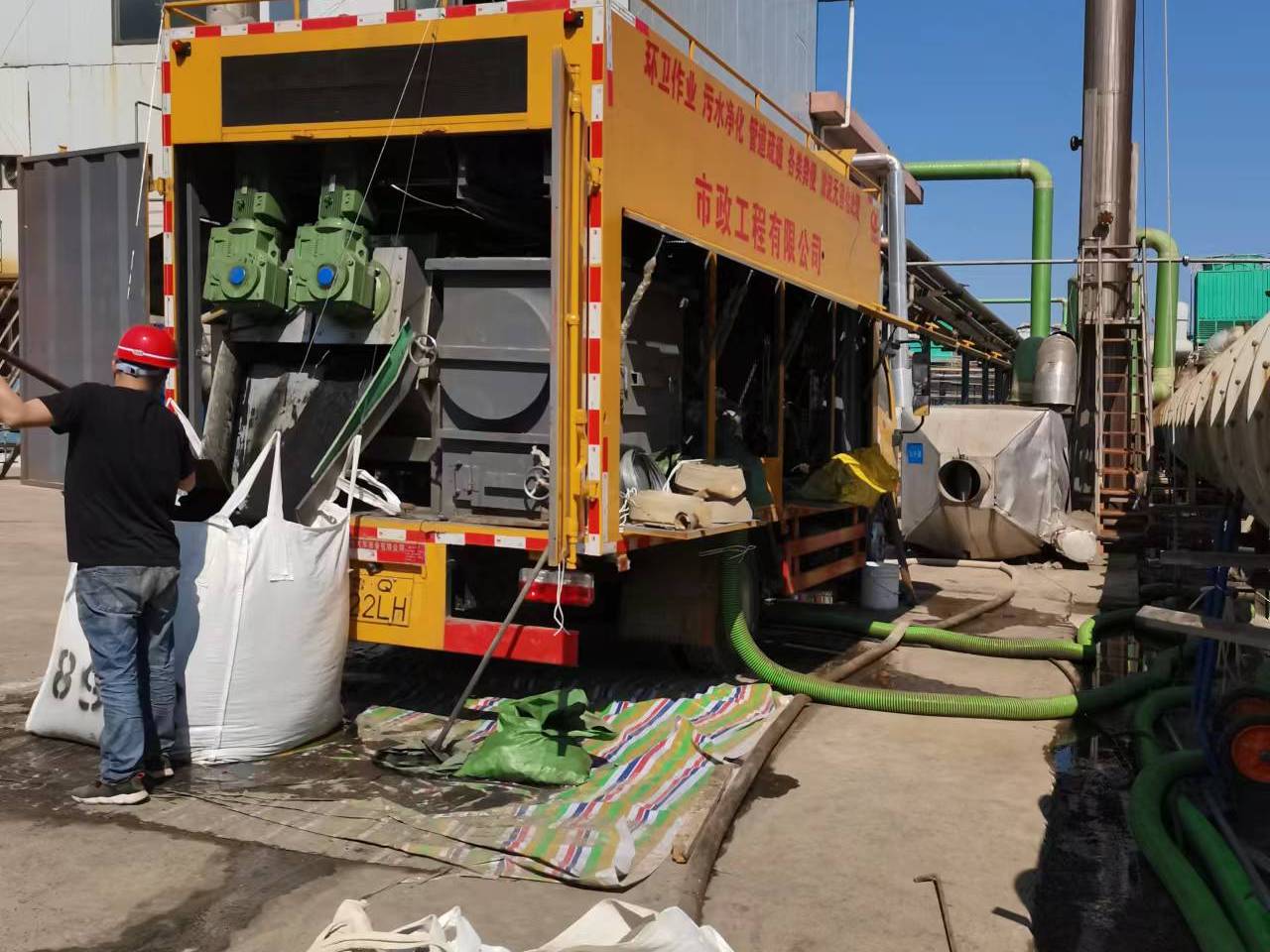 富川淤泥压干处理
